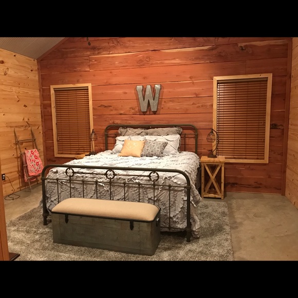 King sized Rivulets Quilt - Picture 2 of 2